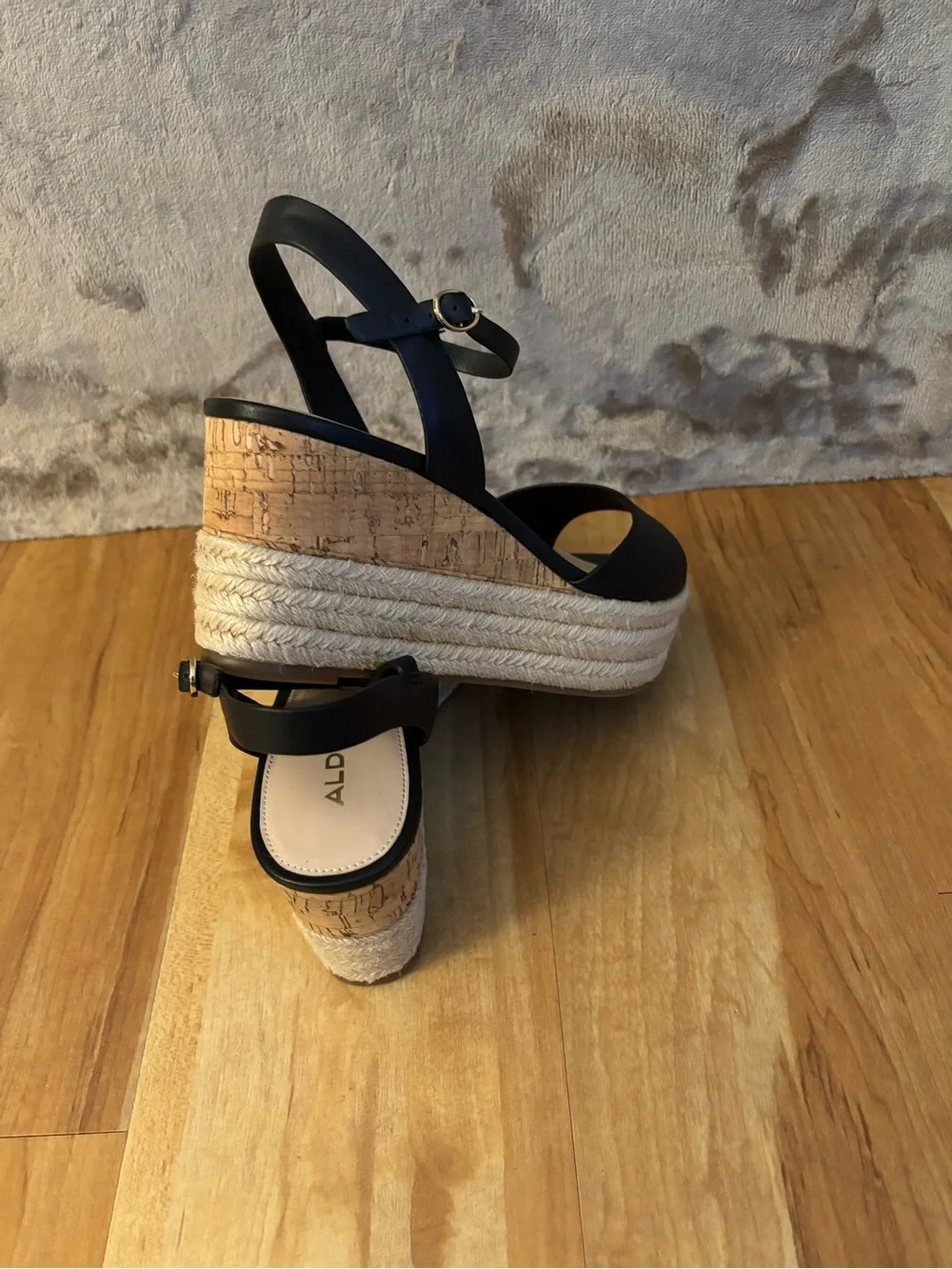 Aldo Laressa Black Platform Sandals with Ankle Strap Women’s Size 8.5